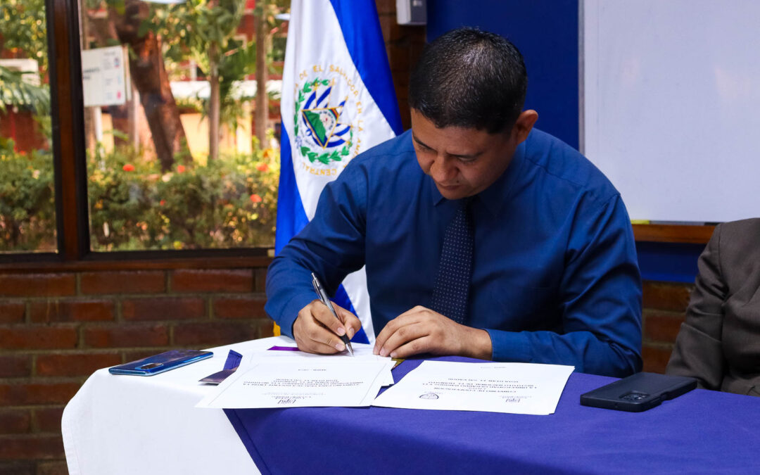 UGB Usulután: Firma de convenio con Instituciones de Educación Media