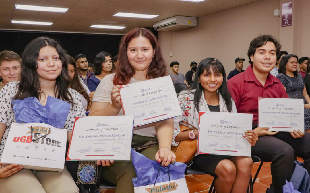 Celebración de Éxitos: Ceremonia de Bienvenida para Becados SASP en la UGB