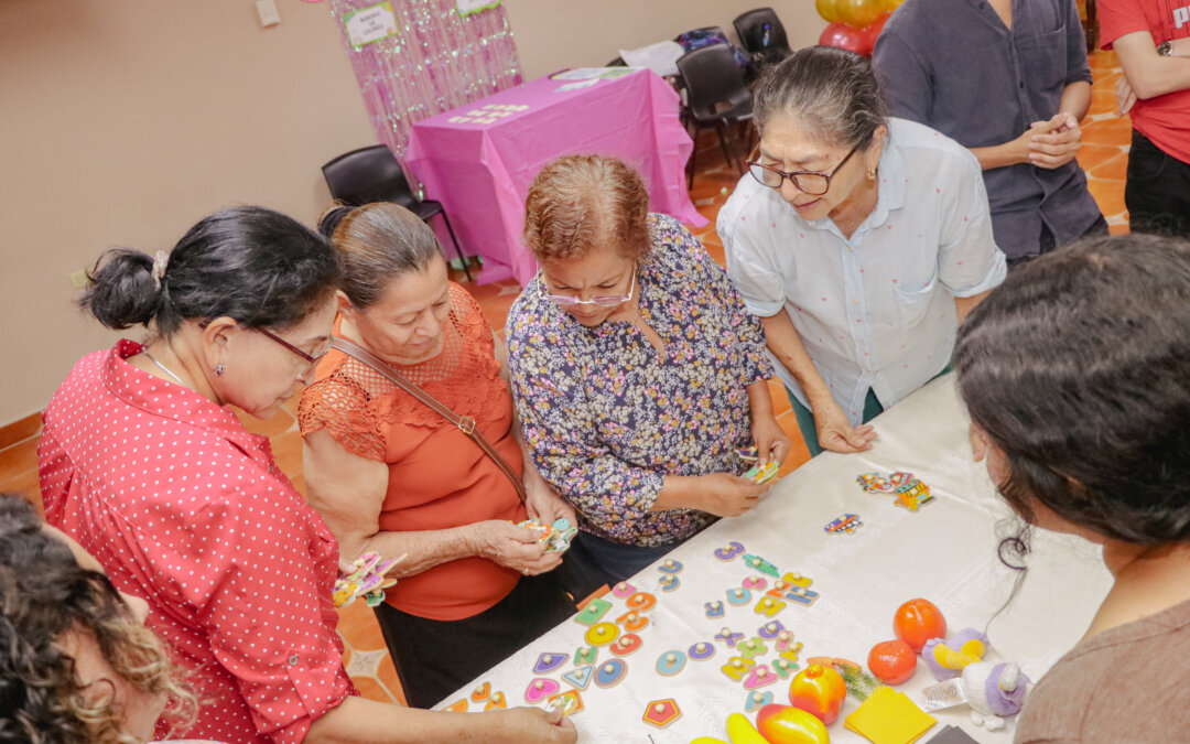 Celebración del día del adulto mayor en la UGB