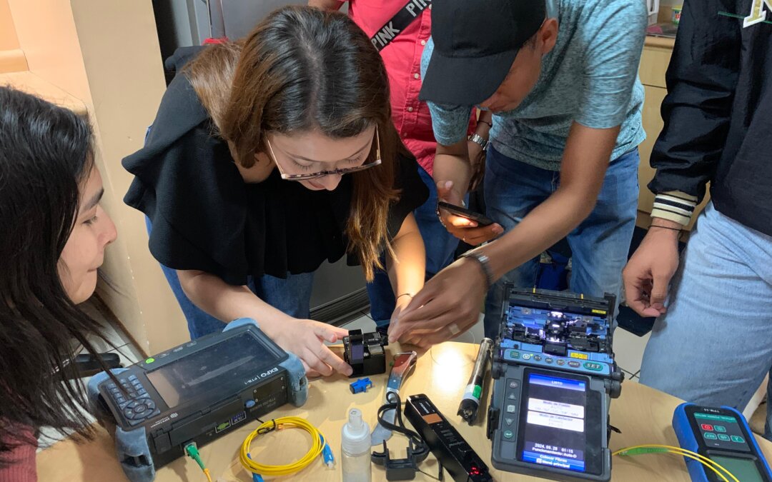 Visita Técnica de Carreras Virtuales de la FCT: Experiencia en Liberty Networks