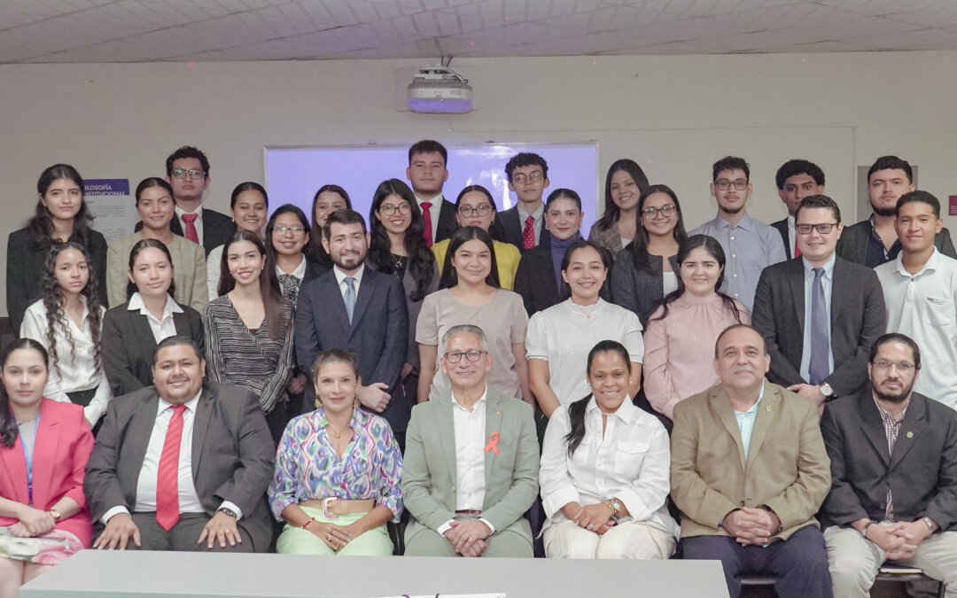 Sr. Embajador de Colombia imparte conferencia en la UGB sobre política exterior y cooperación internacional