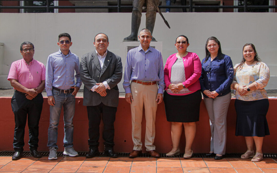 Visita de Espartanos Unidos en el Exterior a la Universidad Gerardo Barrios