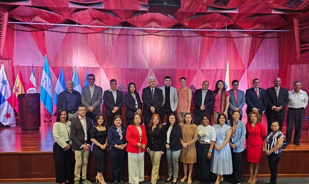 UGB participa en reunión del Proyecto FUESE para fortalecer la extensión universitaria en Centroamérica