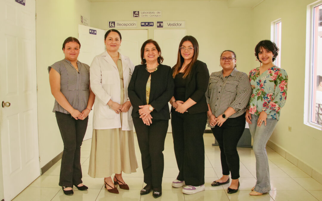UGB despide a delegación que representará a El Salvador en Congreso Internacional de Medicina en Chile